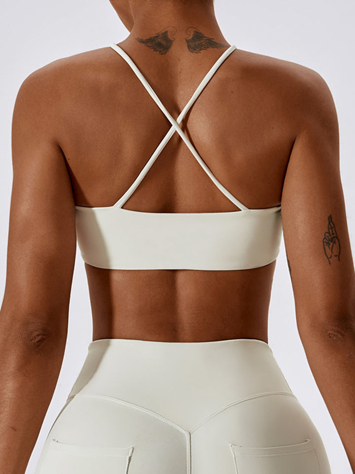 Cropped Halter Neck Sports Bra Trendsi